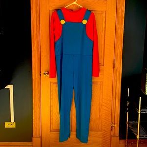 Mens Super Mario costume with hat